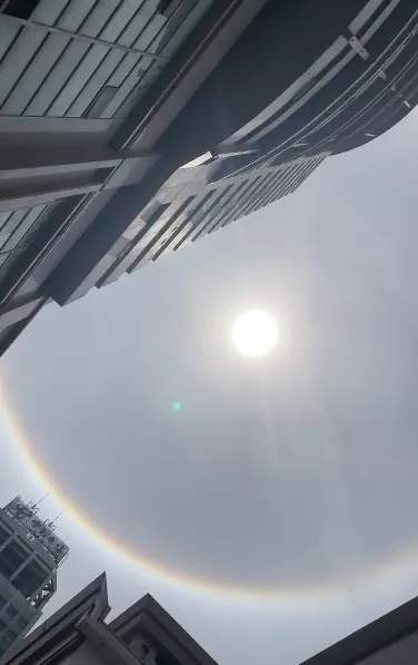 武汉的日晕是一圈彩虹